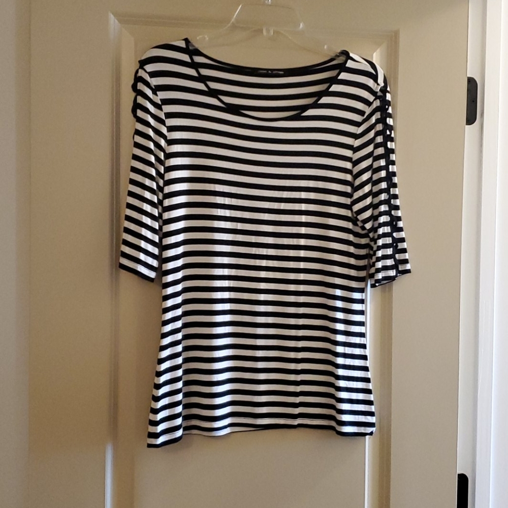 3 quarter sleeve Top